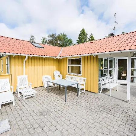 Semesterbostad Serene Retreat In Henne By-by Traum Henne Strand